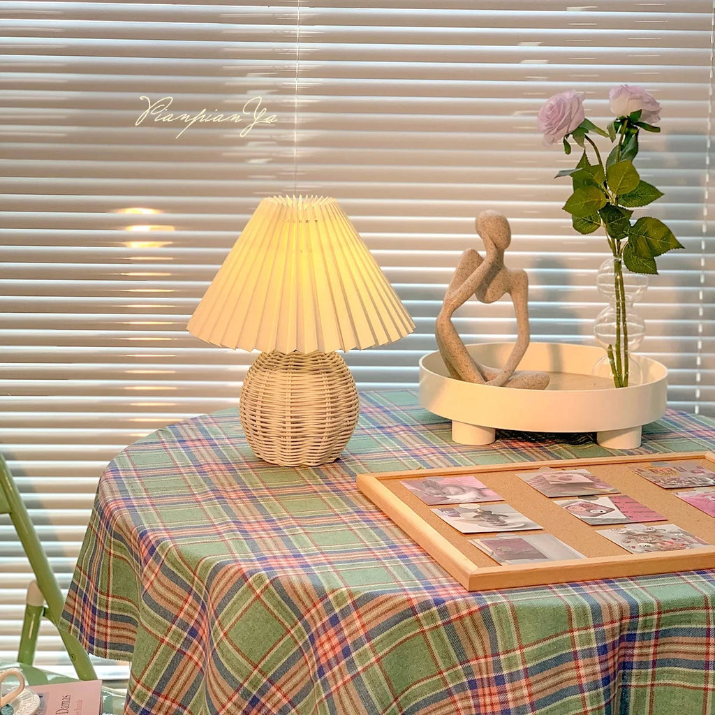 LED Fabric Pleated Lampshade Light Retro Rattan Strip USB PLUG Bedroom Bedside Lamp Desk Lamp Indoor Home Decoration Lighting